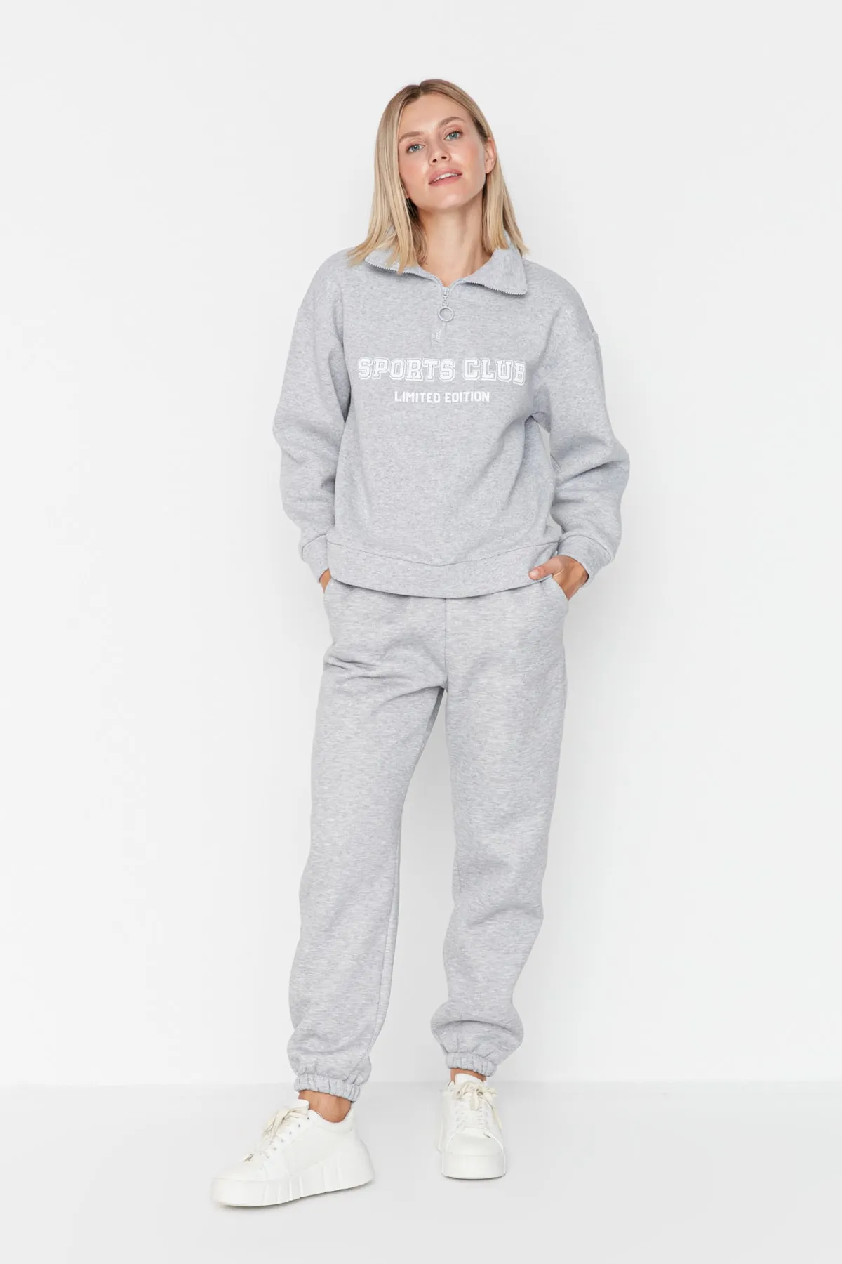 Trendyol Collection  Jogginghose - Grau - Loose Jogger