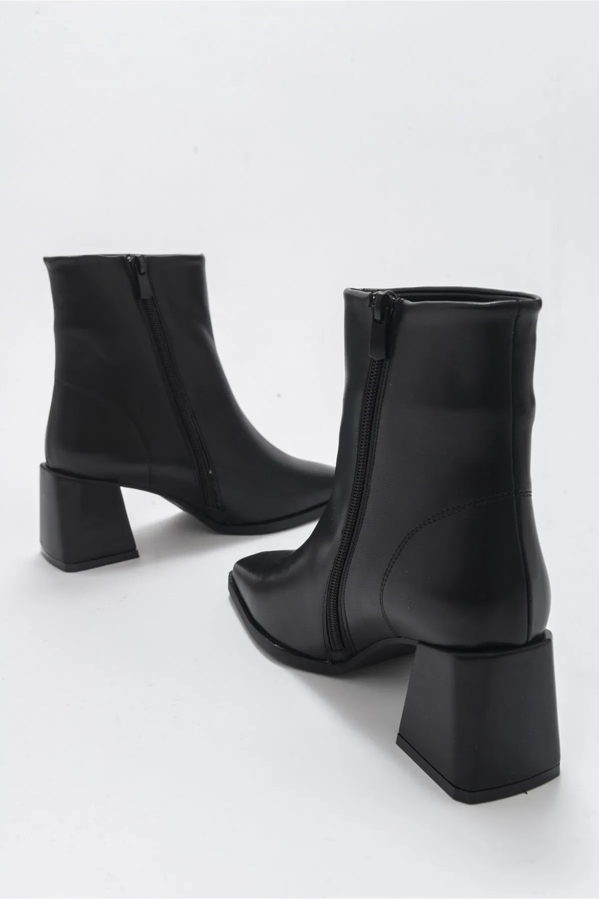LuviShoes  Loren Black Skin Damenstiefel