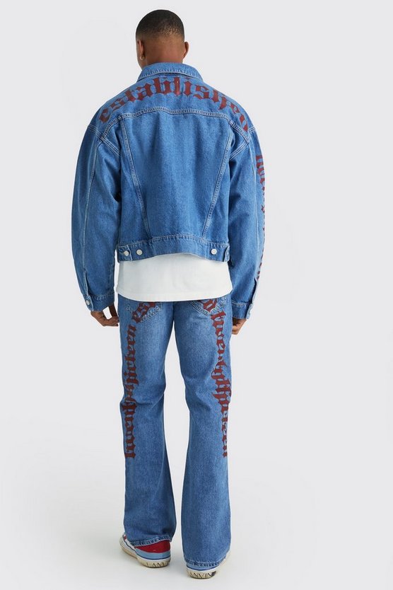 Lockere Schlagjeans mit Print