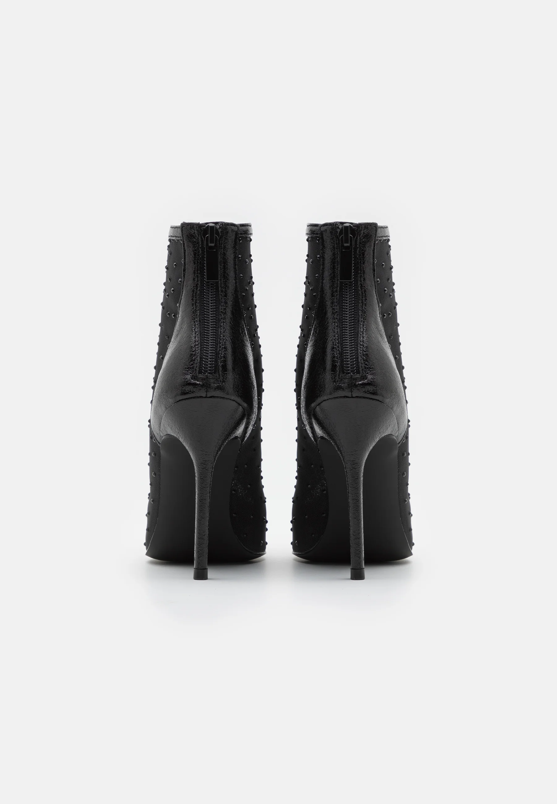 Botines de tacón par e impar