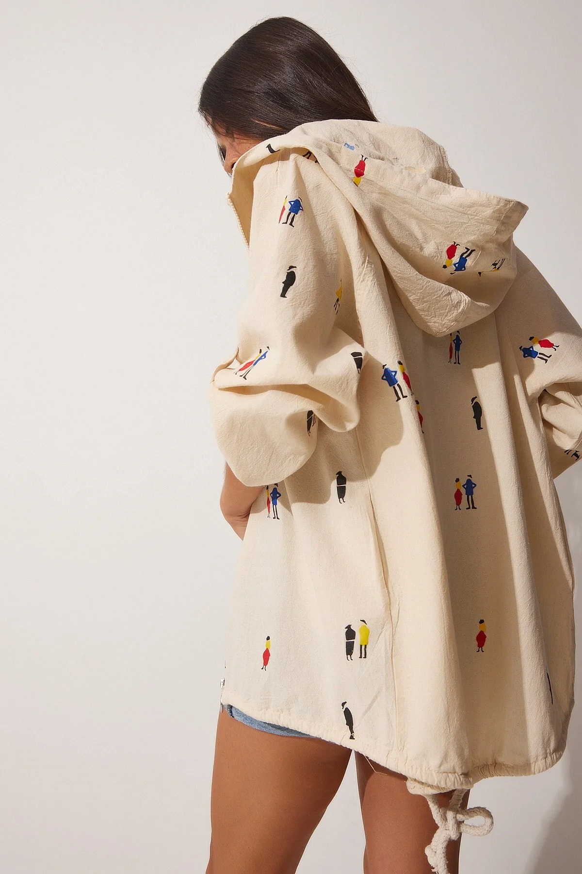 Happiness İstanbul  Cremefarbene bedruckte Jacke aus Rohleinen mit Kapuze für Damen SA00014
