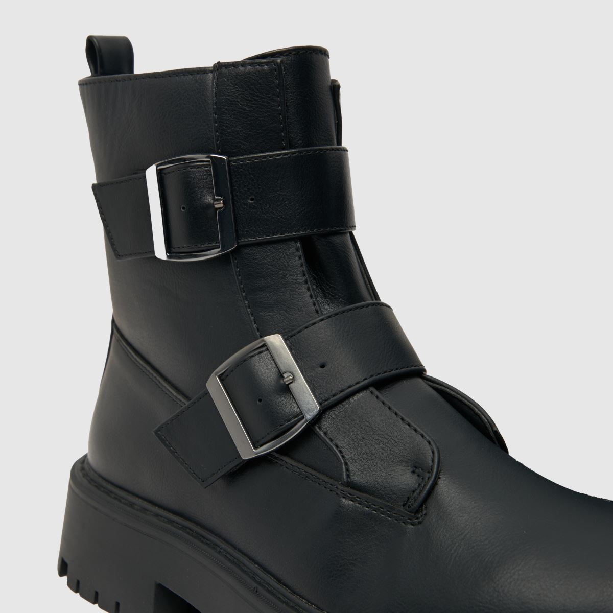 Schuh – Aubrey – Svarta stövlar med spänne