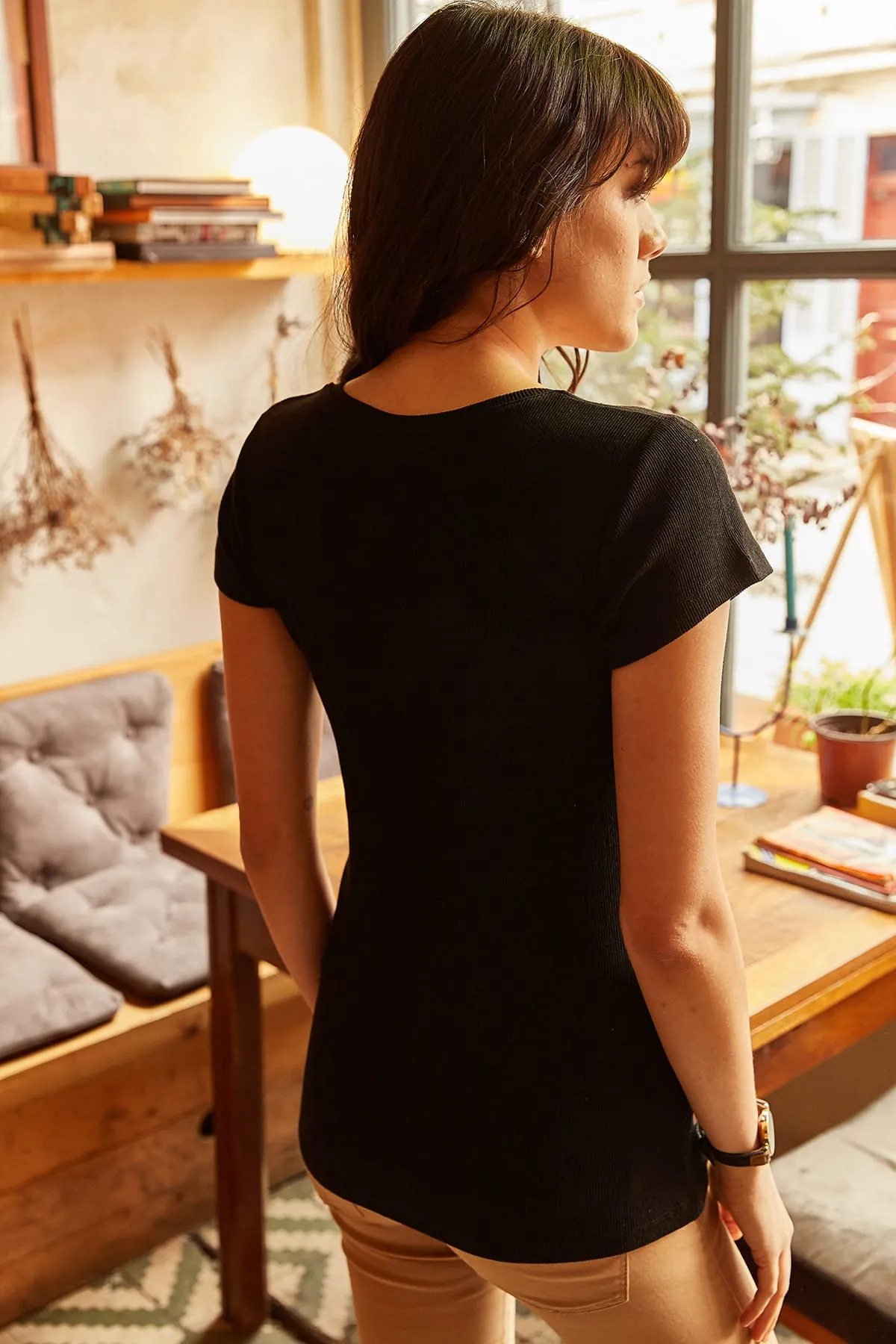 Olalook  Schwarzes Camisole-T-Shirt mit Nieten für Damen BLZ-19000171