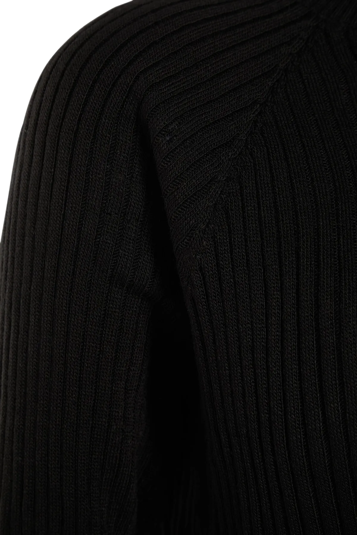 Trendyol Collection  Schwarzes, kurzes Basic-Set aus Strickoberteil und -unterteil mit Rock TWOAW23AU00170