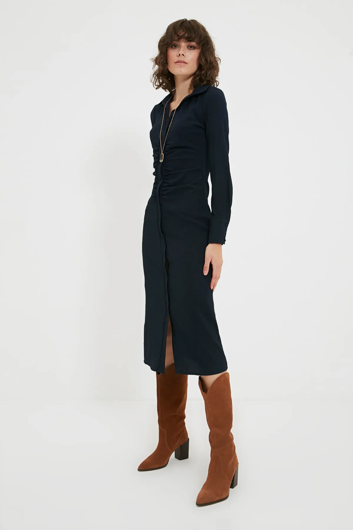 Trendyol Collection  Marineblaues, gewebtes Midi-Kleid mit Rüschen und Details TWOAW22EL1343