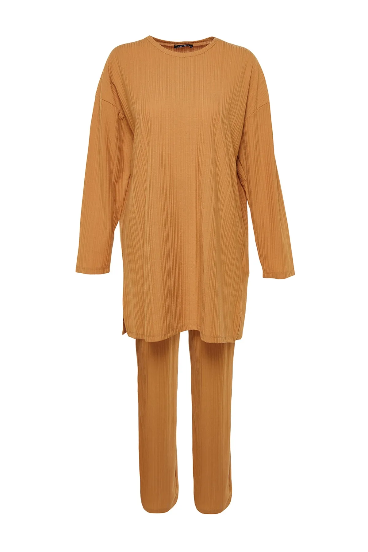 Trendyol Modest  Kamelfarbener Strickanzug aus Tunika und Hose mit Falten TCTSS23US00009