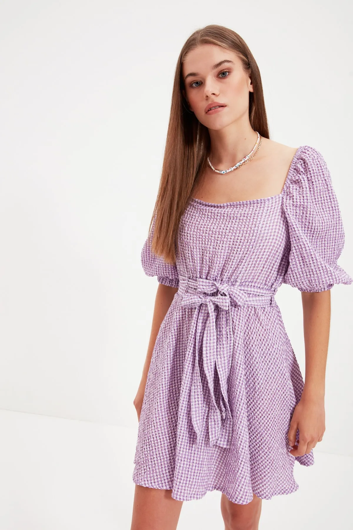 Trendyol Collection  Lila Taille geöffnetes Mini-Webkleid mit quadratischem Kragen TWOAW22EL0051