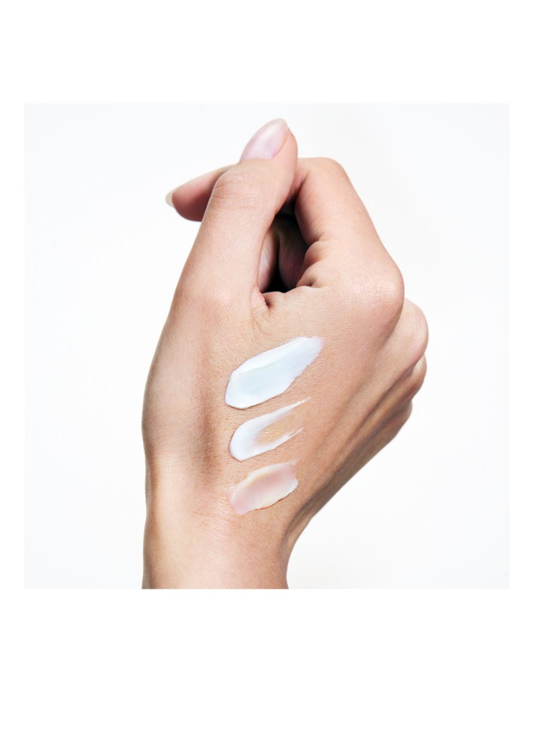 Crema hidratantă Charlotte's Magic, de la Charlotte Tilbury.