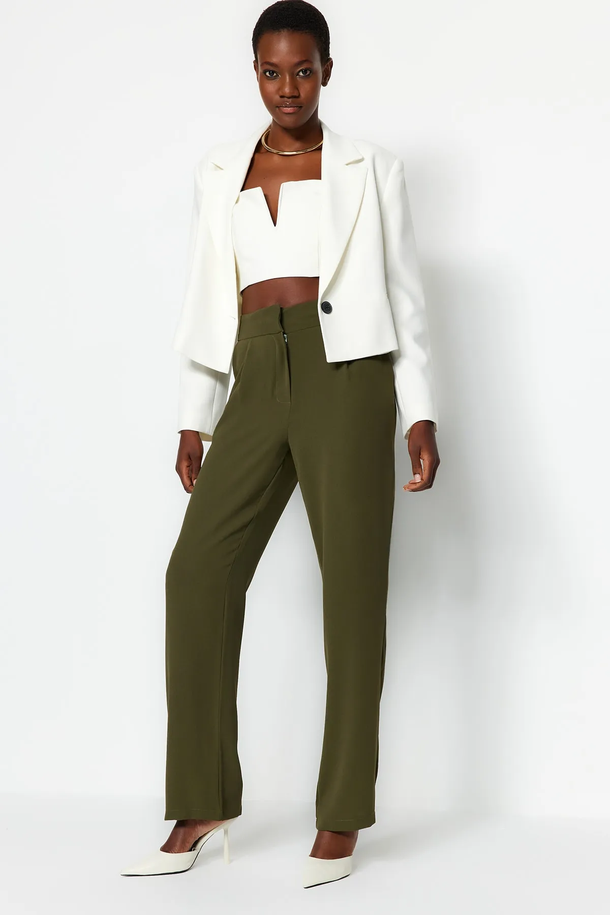 Trendyol Collection  Khakifarbene, plissierte Webhose mit weitem Bein TWOSS19WX0017