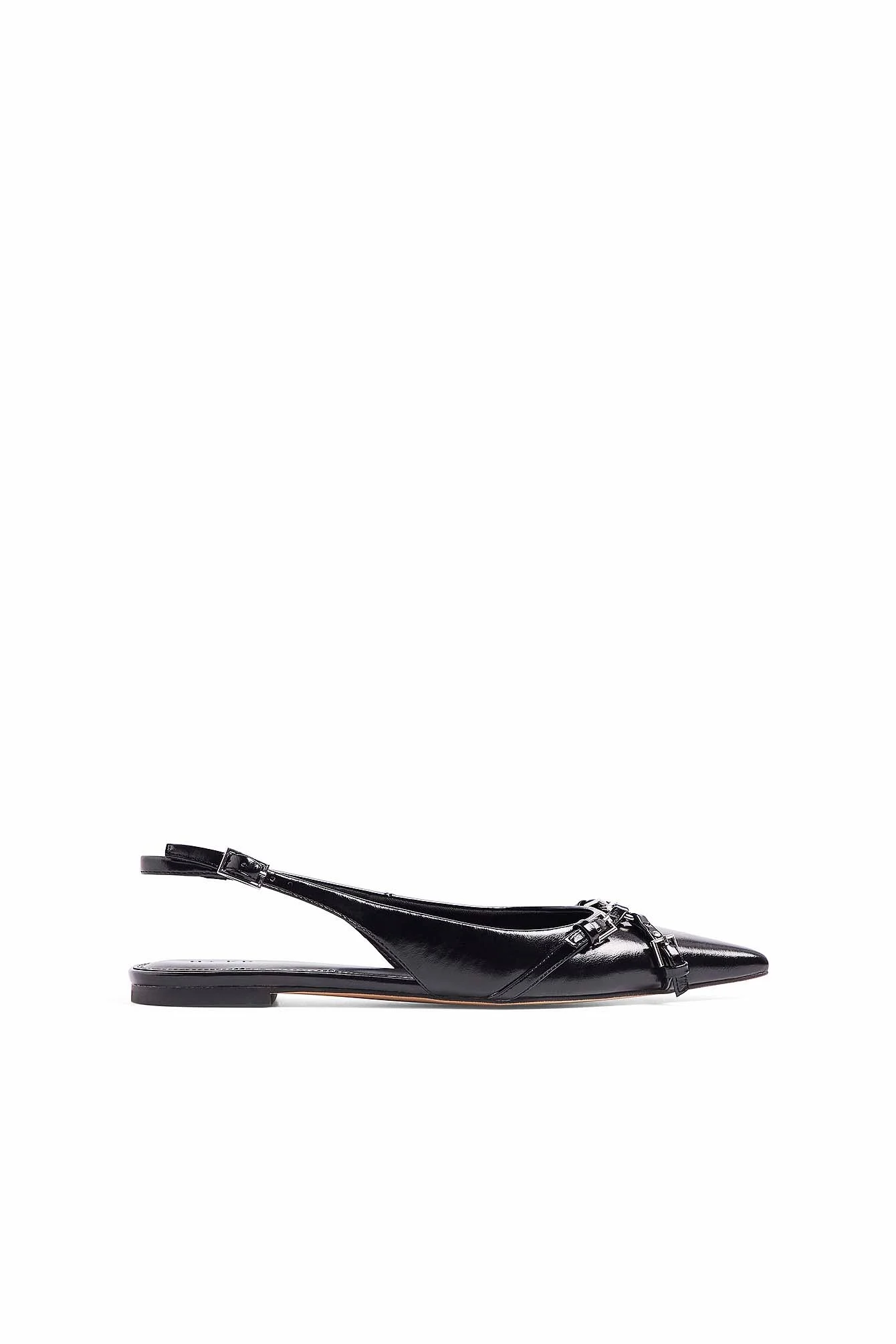 Flache Schuhe mit Metalldetails