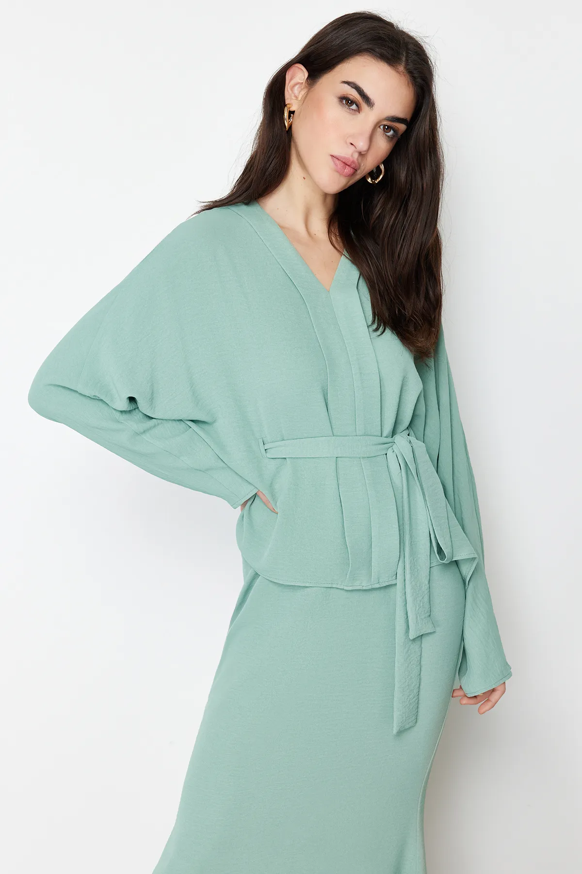 Trendyol Modest  Khakifarbenes Krawatten-Set mit gewebtem Aerobin-Unterteil und Oberteil TCTSS24US00012