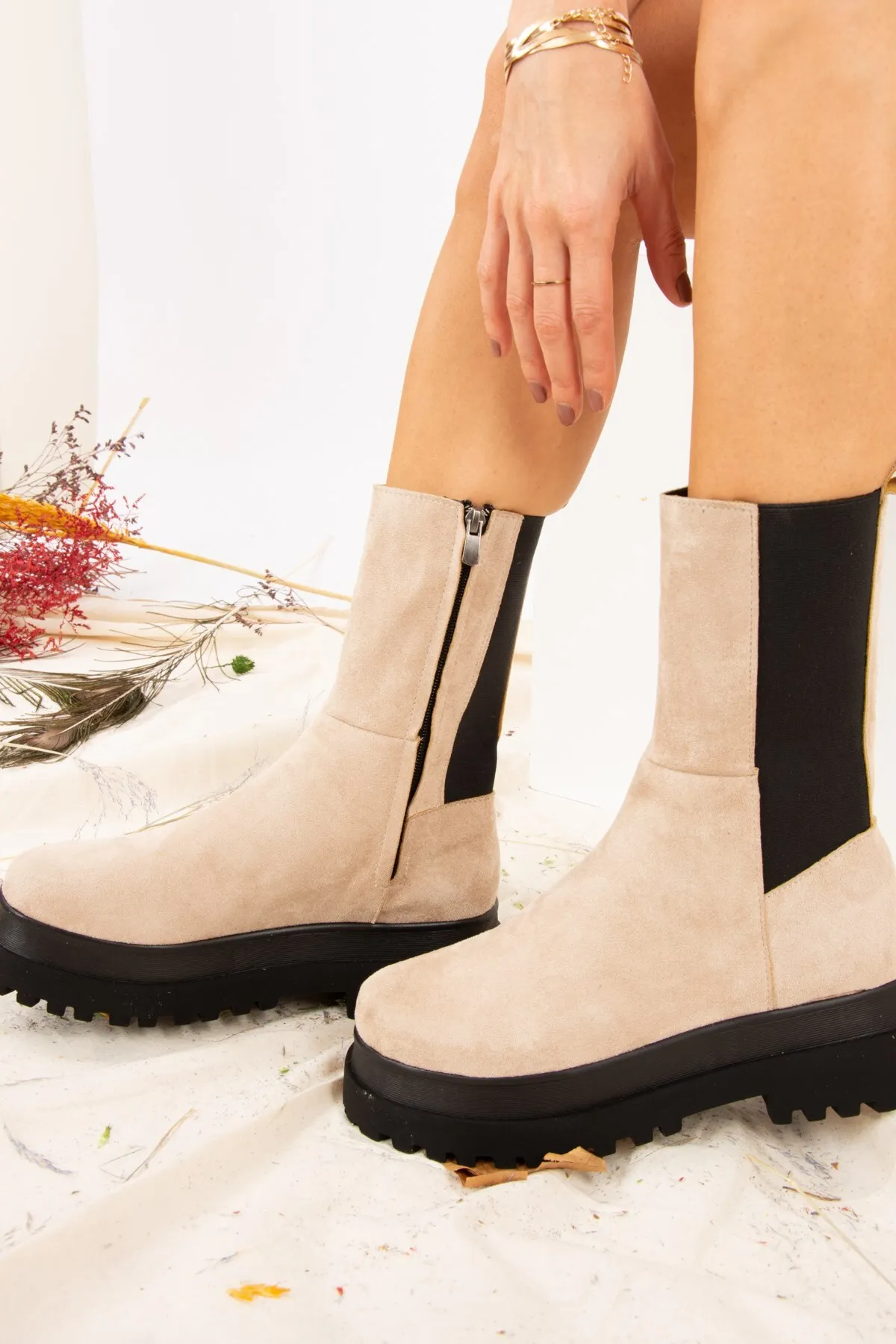 Fox Shoes  Beige Wildlederstiefel für Damen J267063102