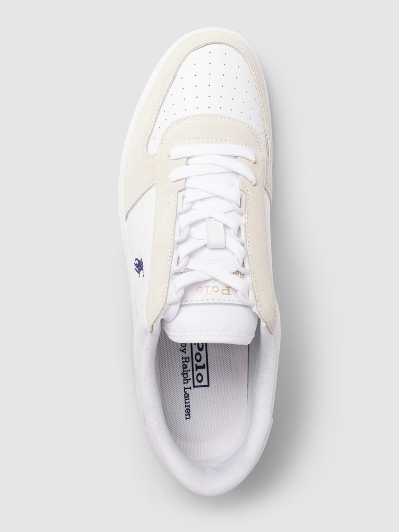 Sneaker mit Label-Print in weiß