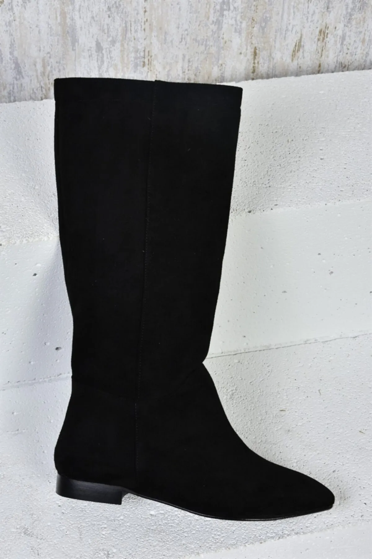 Fox Shoes  Schwarze Wildleder-Damenstiefel mit flacher Sohle L272094502