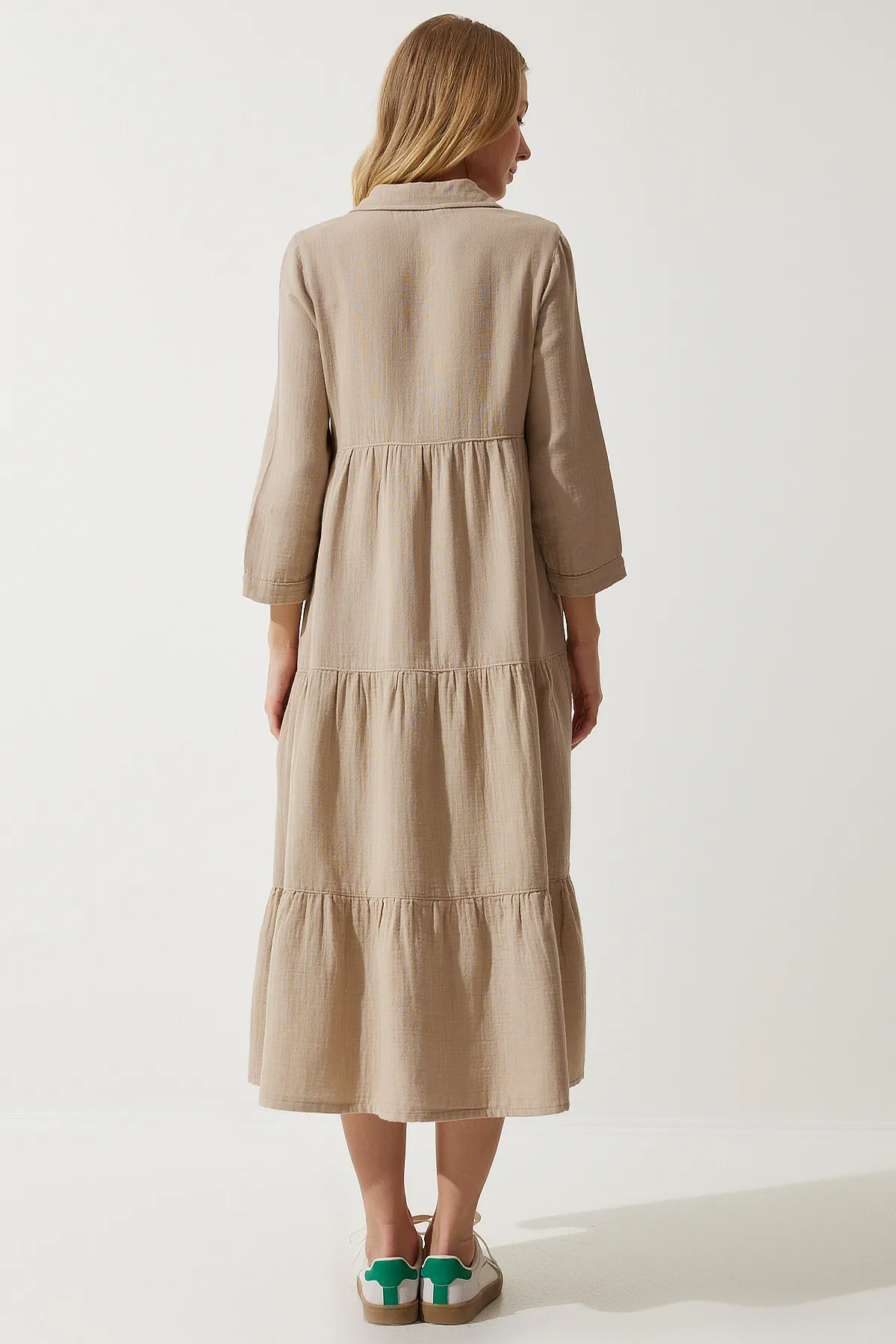 Happiness İstanbul  Beiges ausgestelltes Musselin-Hemdkleid für Damen SA00024