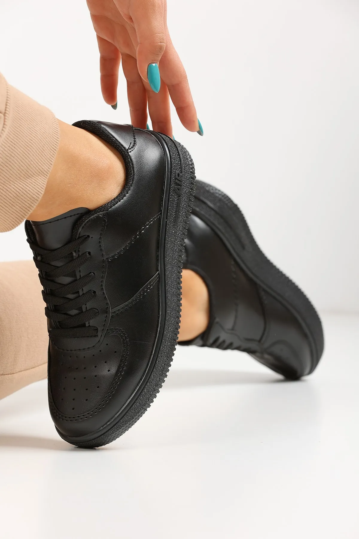 en7  Schwarze Damen-Sneakers Air-21