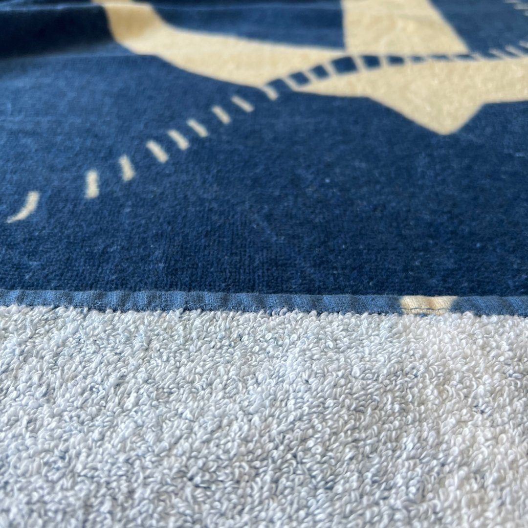 MTOnlinehandel Badetuch Küstenkind Strandtuch / Strandlaken 90x180 cm, 100%, Baumwolle (1-St), maritimes Design mit Anker, hochwertig, weich und flauschig