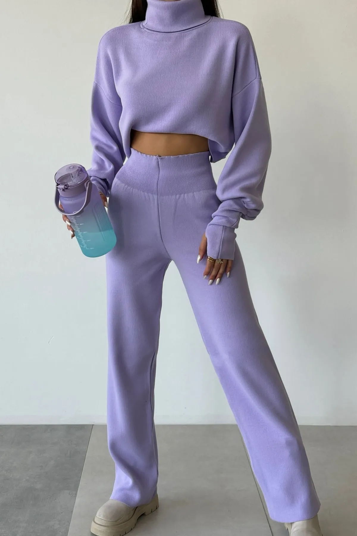 lovebox  Fingergeschnittenes lila Strickoberteil und lila Strickhose mit hoher Taille im Set 015