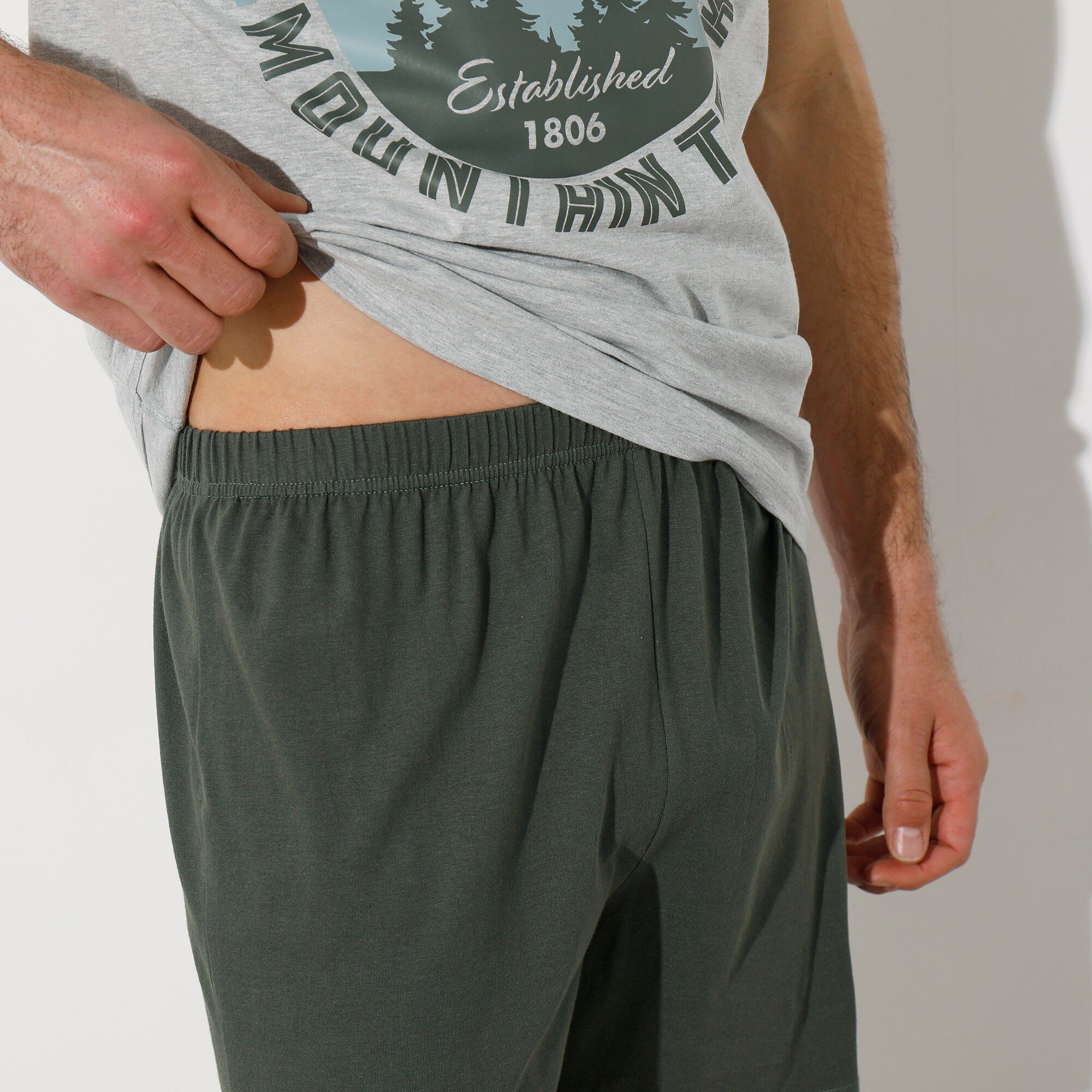 Pyjama short col V contrasté manches courtes