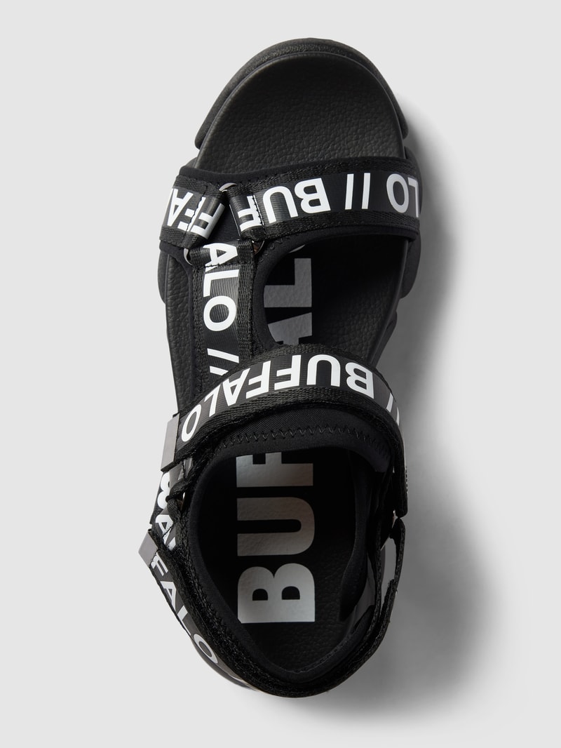 Sandalen mit Plateausohle in schwarz