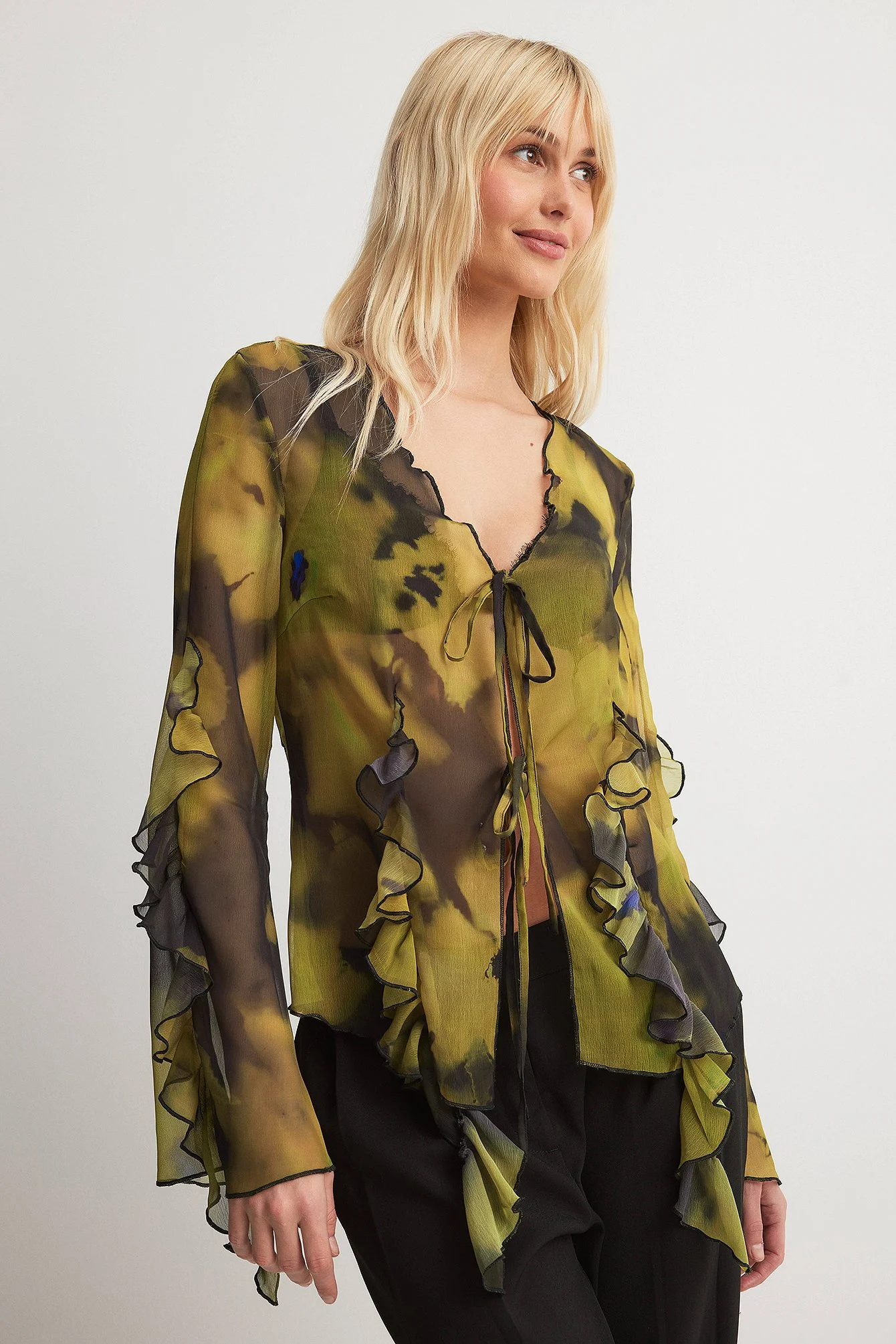 Bluse mit Rüschen und Schleifendetail