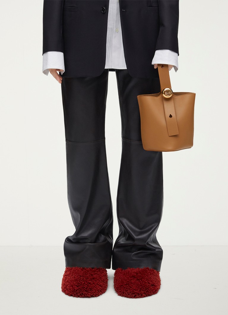 LOEWE Pebble Bucket Mini -olkalaukku vasikannahkaa