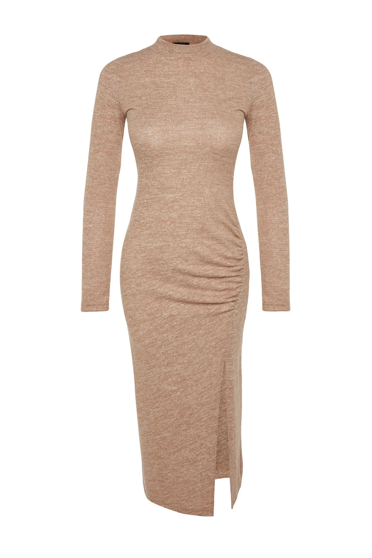Trendyol Collection  Beigefarbenes, weiches Midi-Strickkleid mit Rundhalsausschnitt, Schlitz und Raffungsdetail TWOAW24EL00246