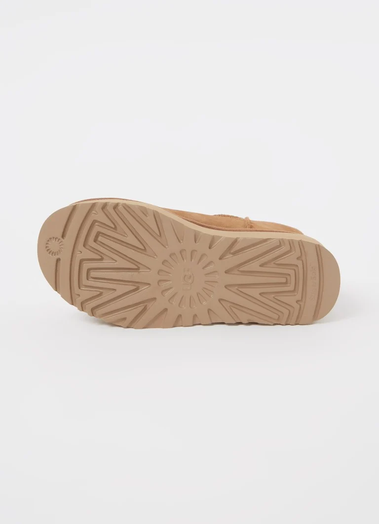 Platformă UGG Classic Mini în față