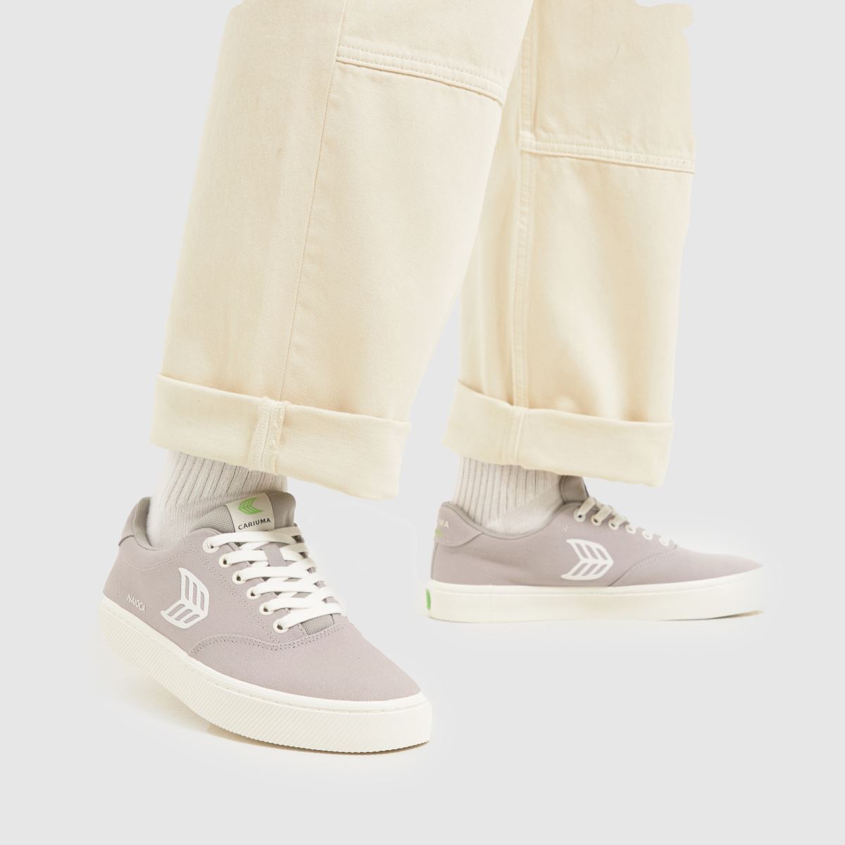 CARIUMA – Naioca-sneakers i grått