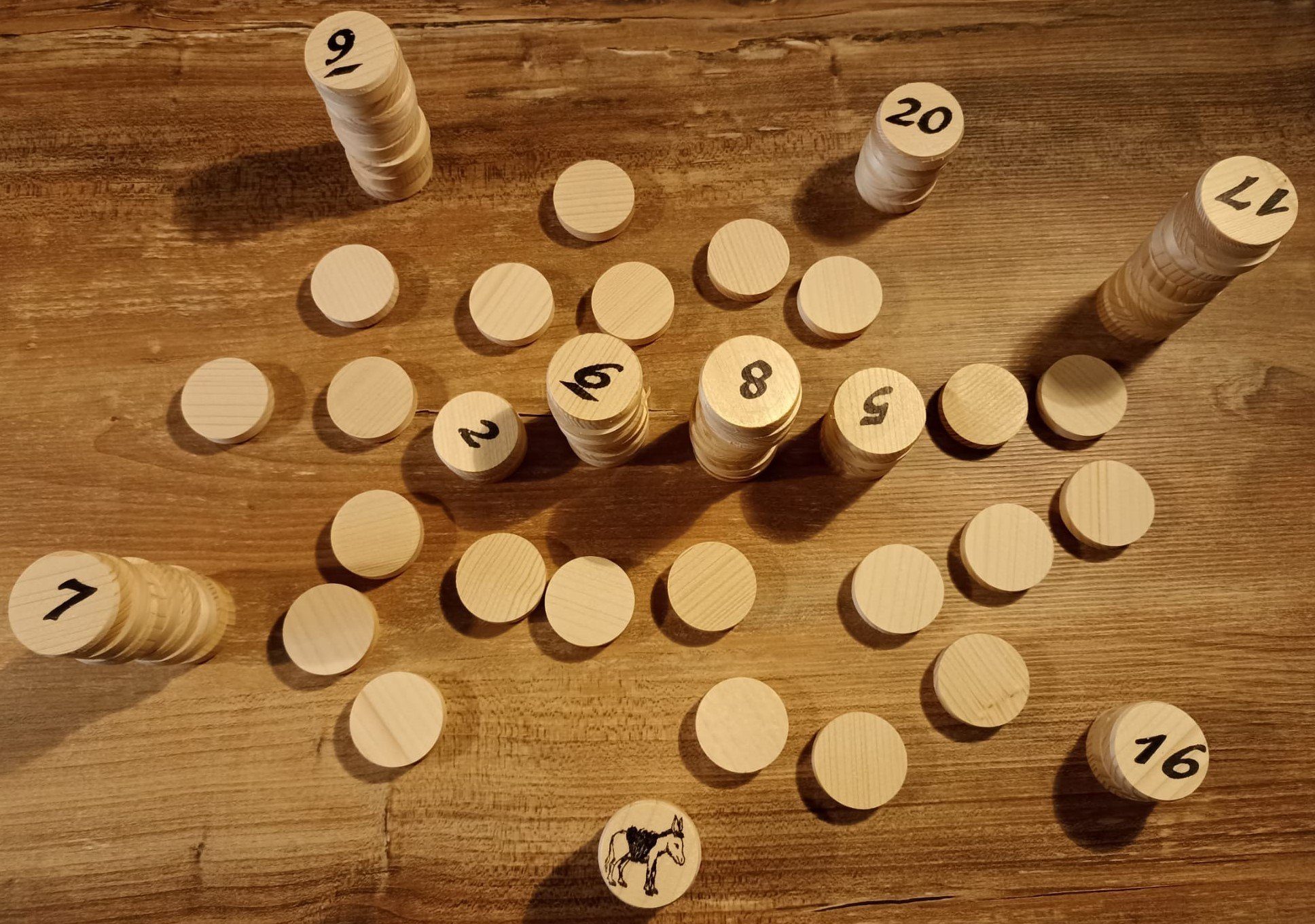 Prescher Spiel, Holzspiel, Familienspiel, Gesellschaftspiel Das Stuhrer Eselspiel XXL ~ Oster Edition ~ 121 Spielsteine ~ 6 Stapel