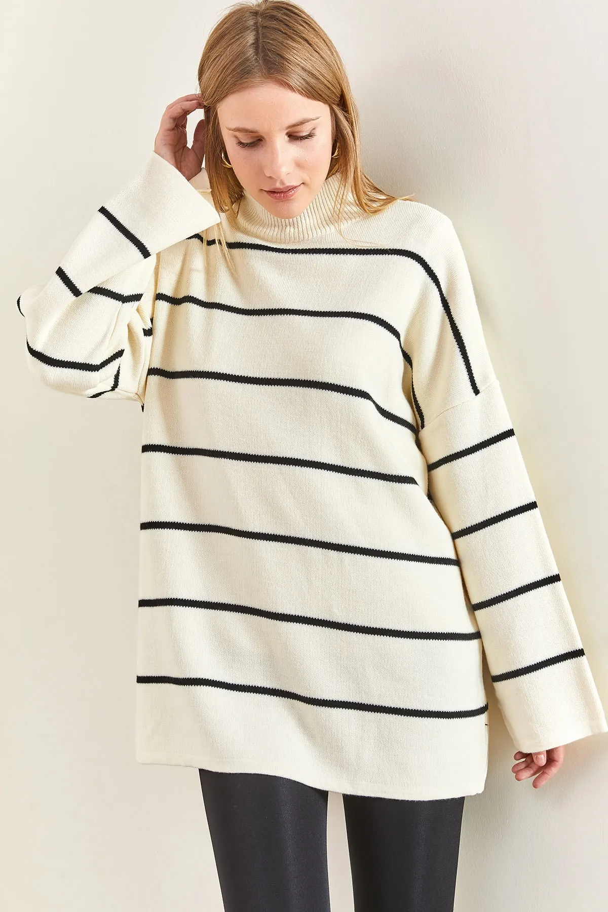 Bianco Lucci  Gestreifter Oversize-Strickpullover für Damen mit Rollkragen