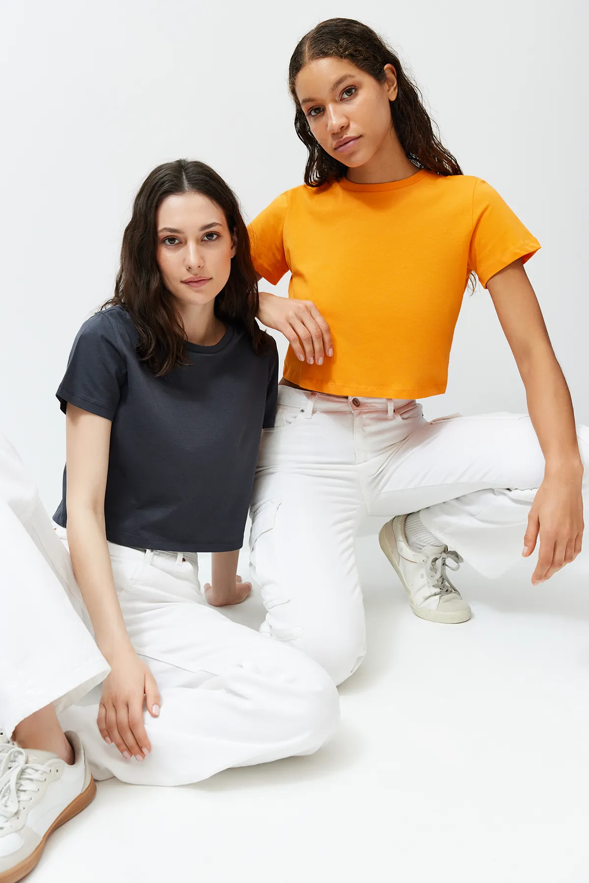 Trendyol Collection  T-Shirt - Grau - Regular Fit