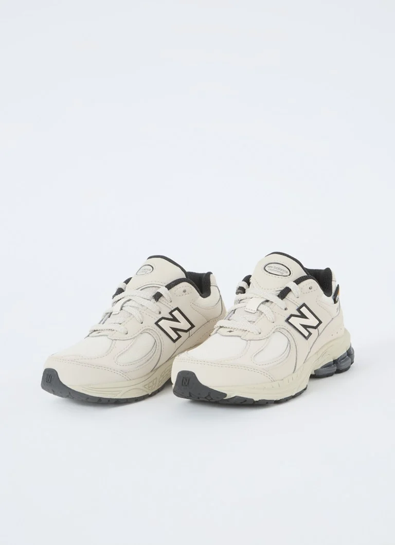 New Balance 2002 -lenkkarit verkko- ja nahkayksityiskohdilla