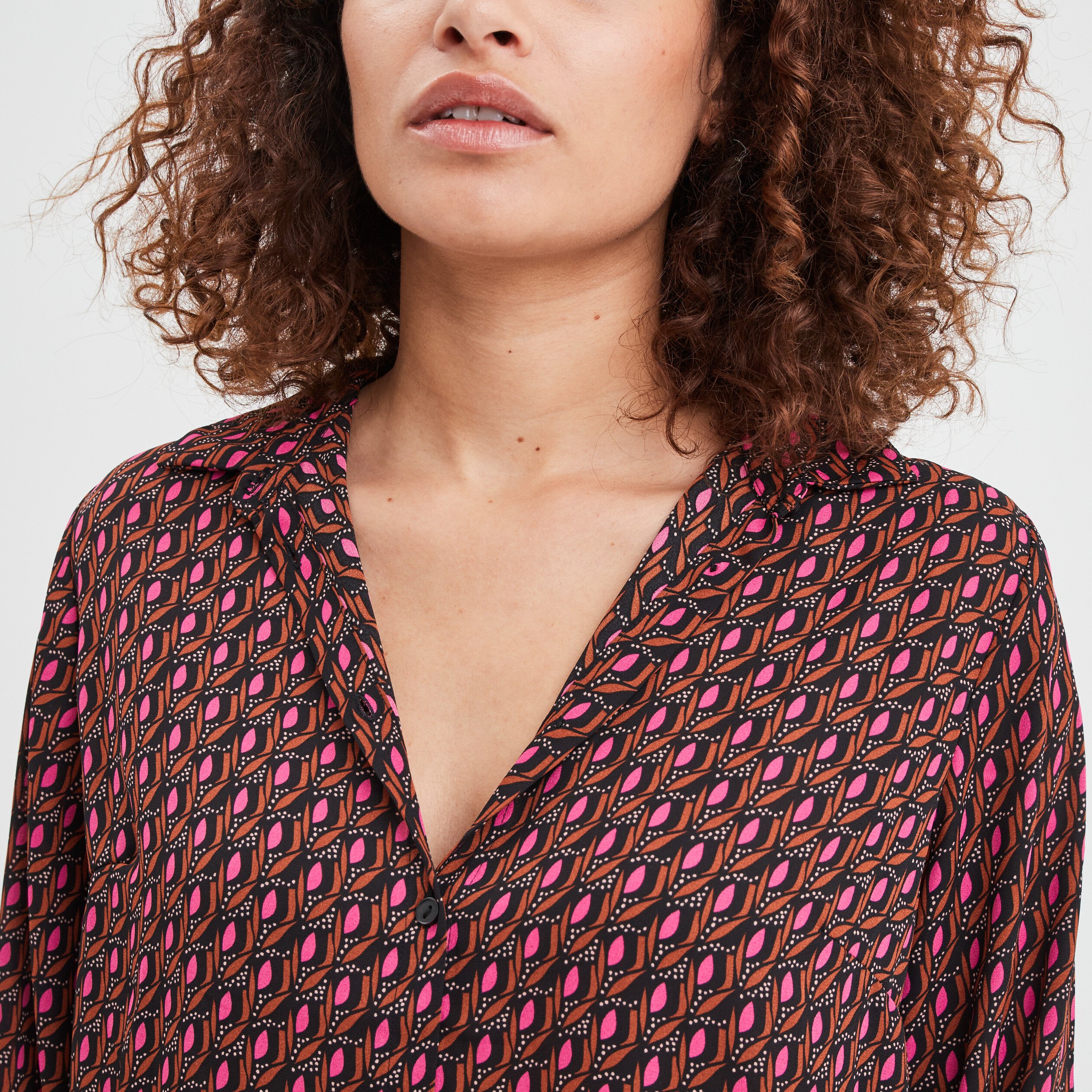Chemise manches longues en crêpe noir femme | La Halle
