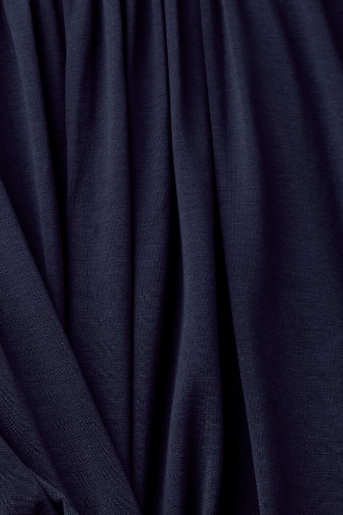 Body mit gerafften Details