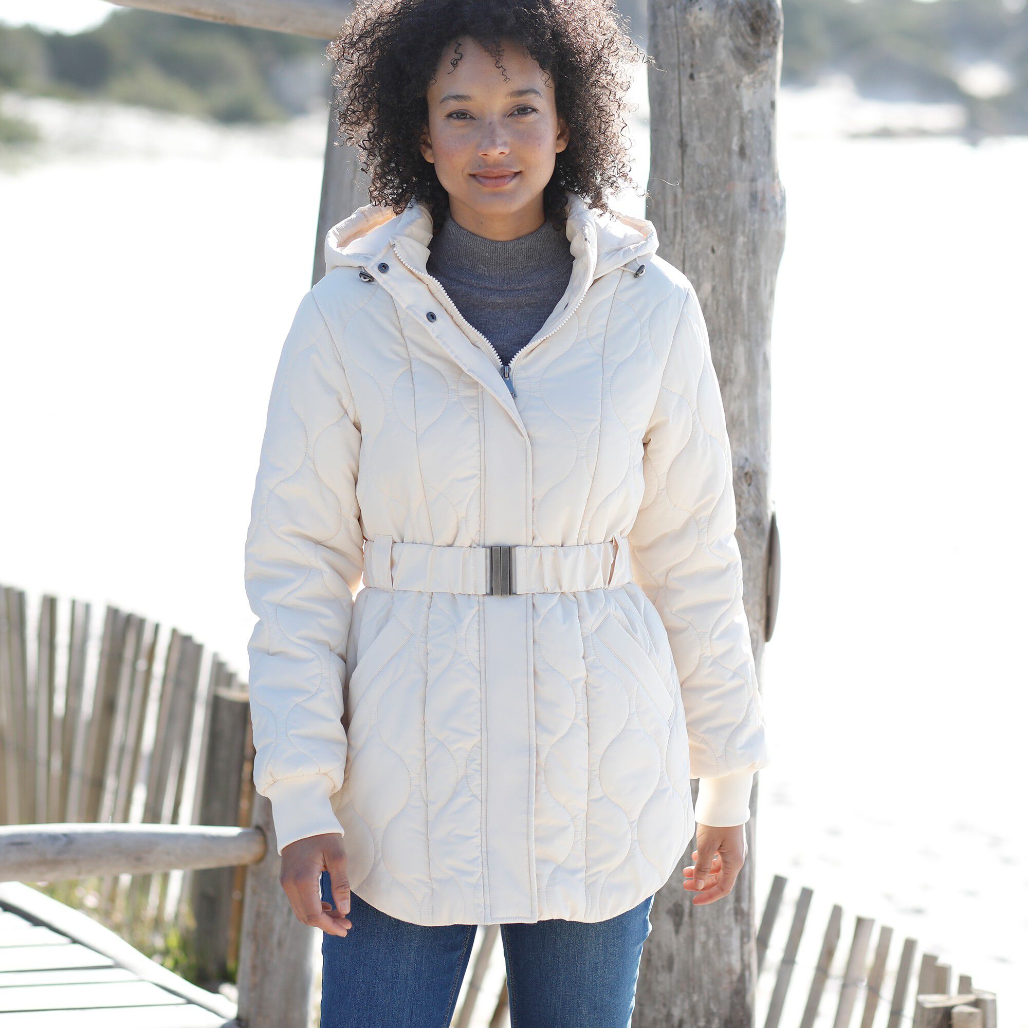 Parka matelassée mi-longue ceinturée