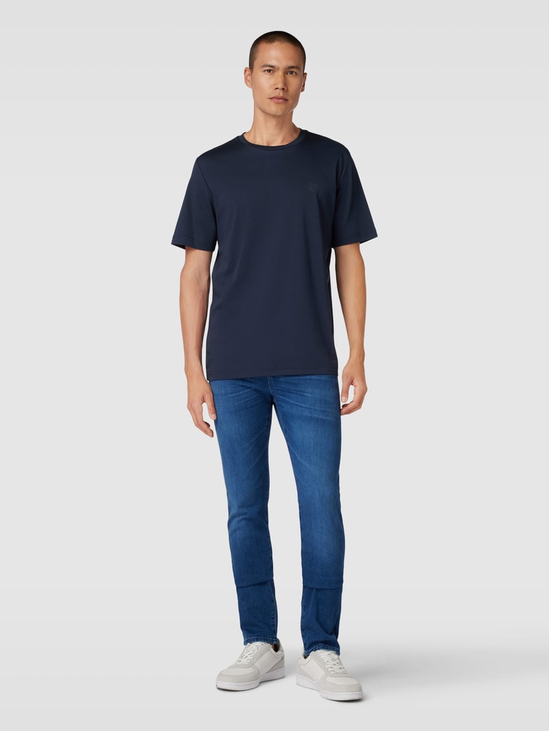 T-Shirt mit Label-Detail Modell 'Tantro' in marineblau