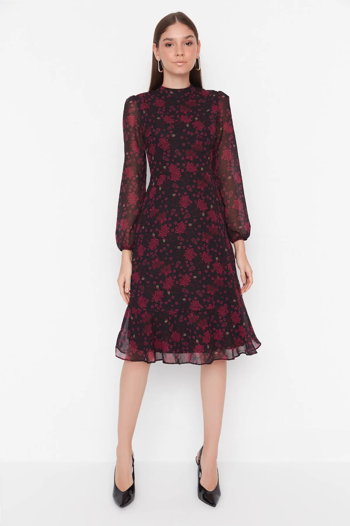 Trendyol Collection  Rosafarbenes, geblümtes A-Linien-Kleid aus Chiffon mit Stehkragen und Midi-Futter TWOAW20EL1313