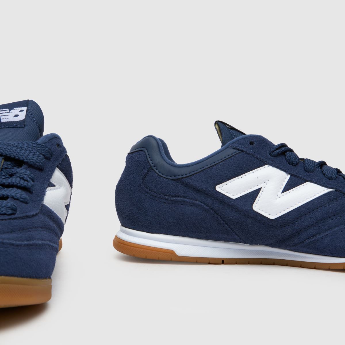 New Balance RC42 cipők sötétkék és fehér színben