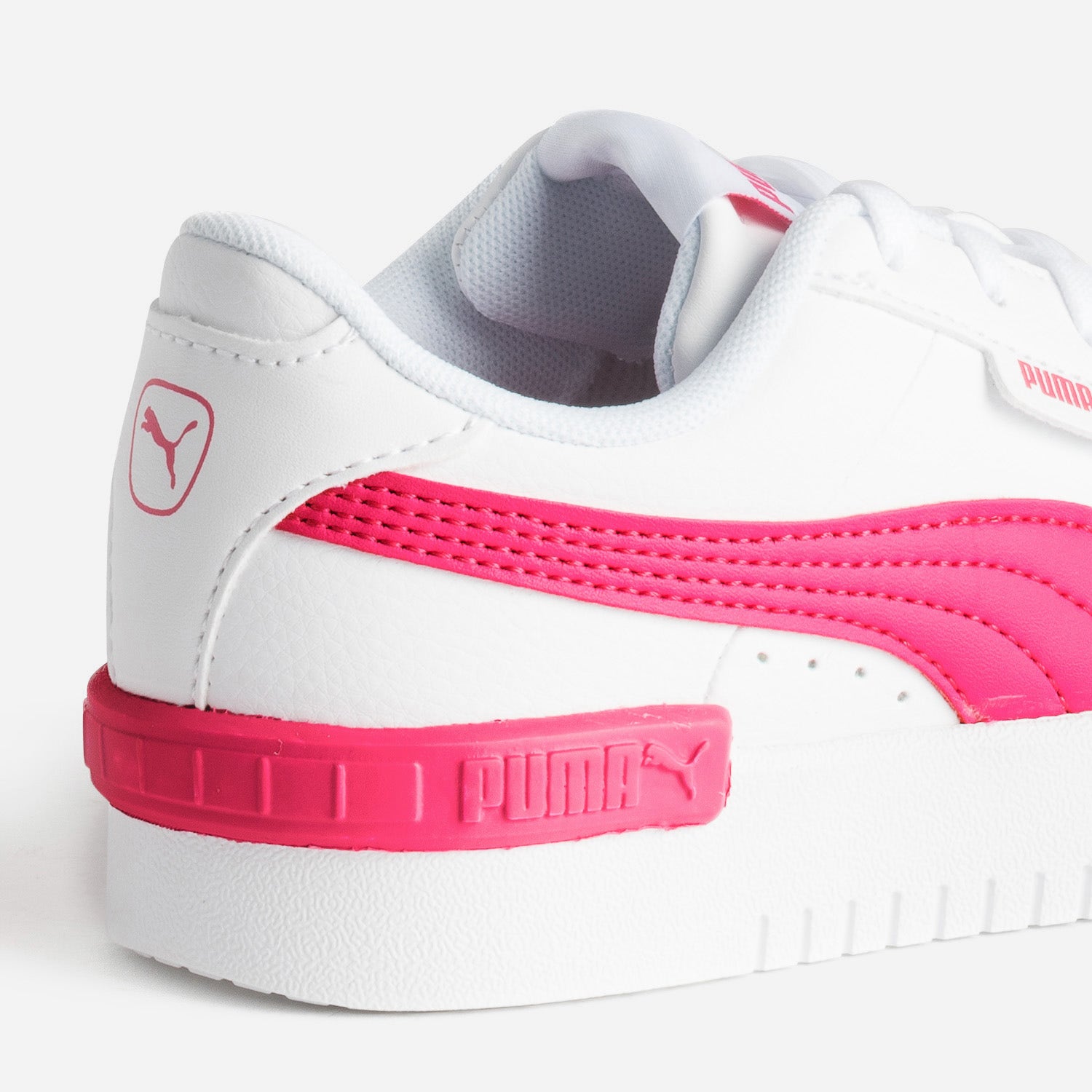 Tennis PUMA blanche et rose foncé