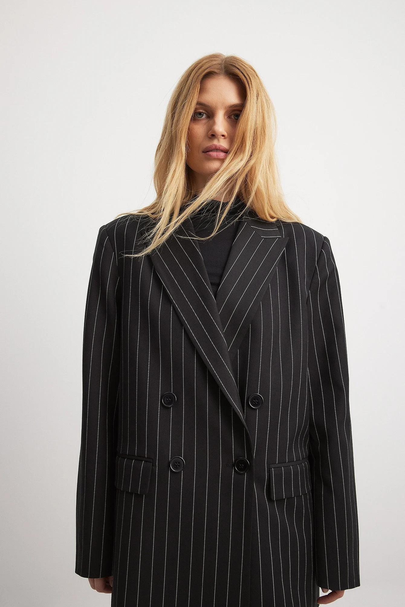 Oversize, gestreifter Zweireiher-Blazer