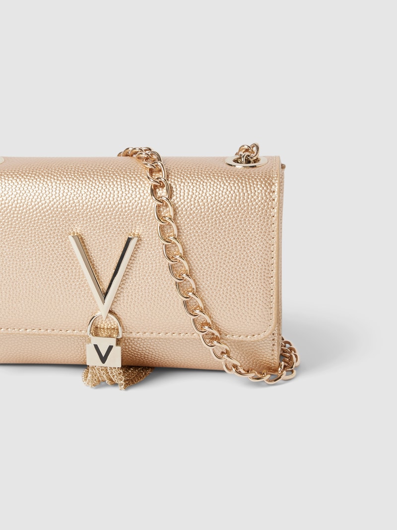 Umhängetasche mit Label-Details Modell 'DIVINA' in gold