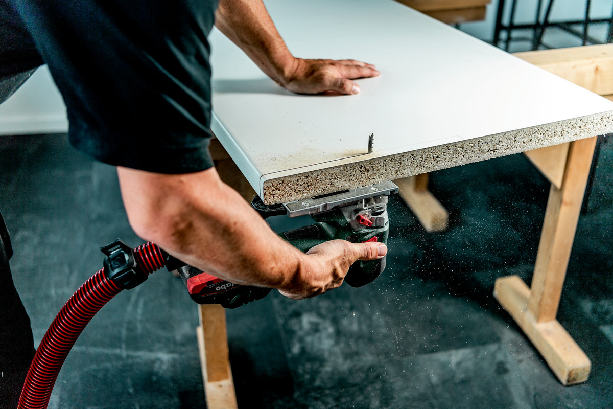 Metabo 601502850 STA18LTX 150 BL Seghetto alternativo a batteria 18V (batterie e caricabatterie esclusi)