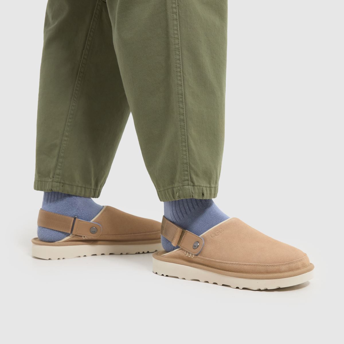 UGG Goldencoast klumpa szandál homokszínű