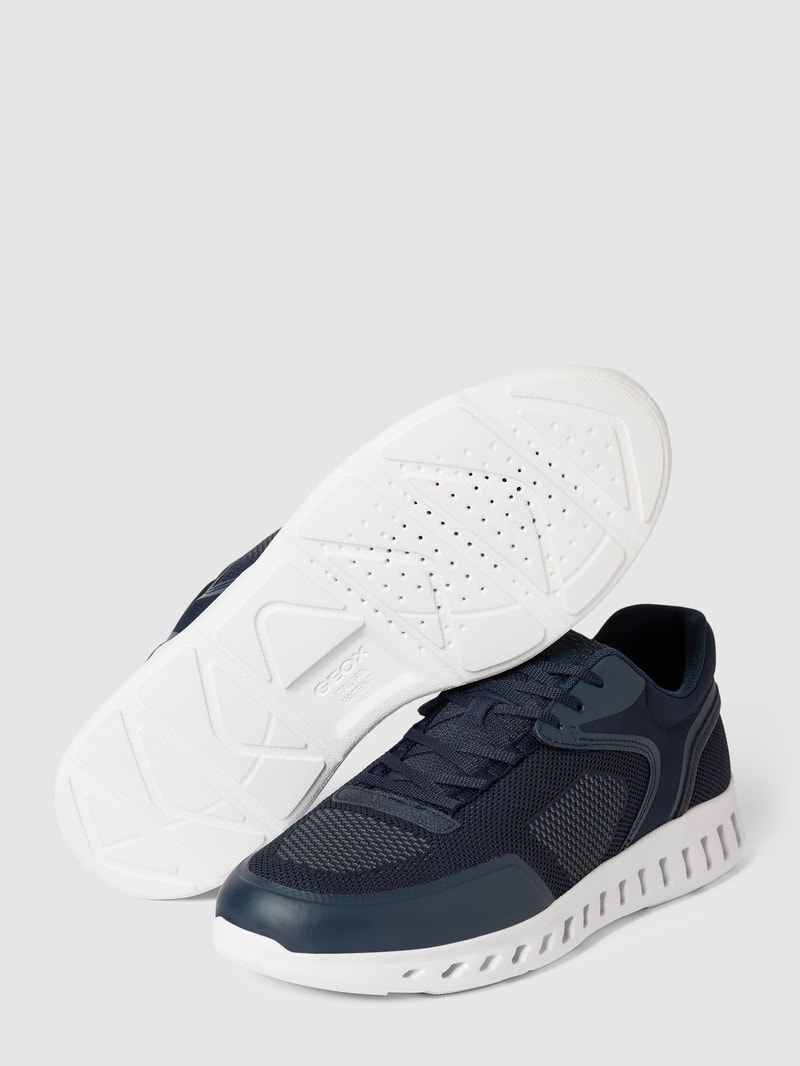 Sneaker mit Mesh-Besatz Modell 'OUTSTREAM' in dunkelblau