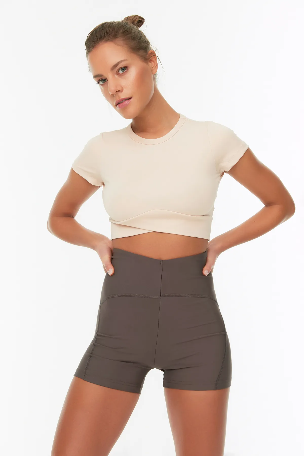 Trendyol Collection  Smoked Recovery Strick-Sportshorts - Kurze Tights TWOSS21SR0545