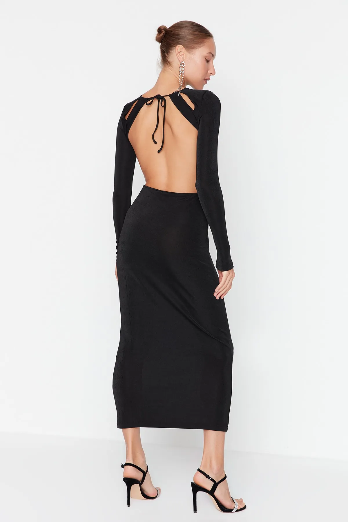 Trendyol Collection  Schwarzes, stilvolles Abendkleid TPRSS23AE00157