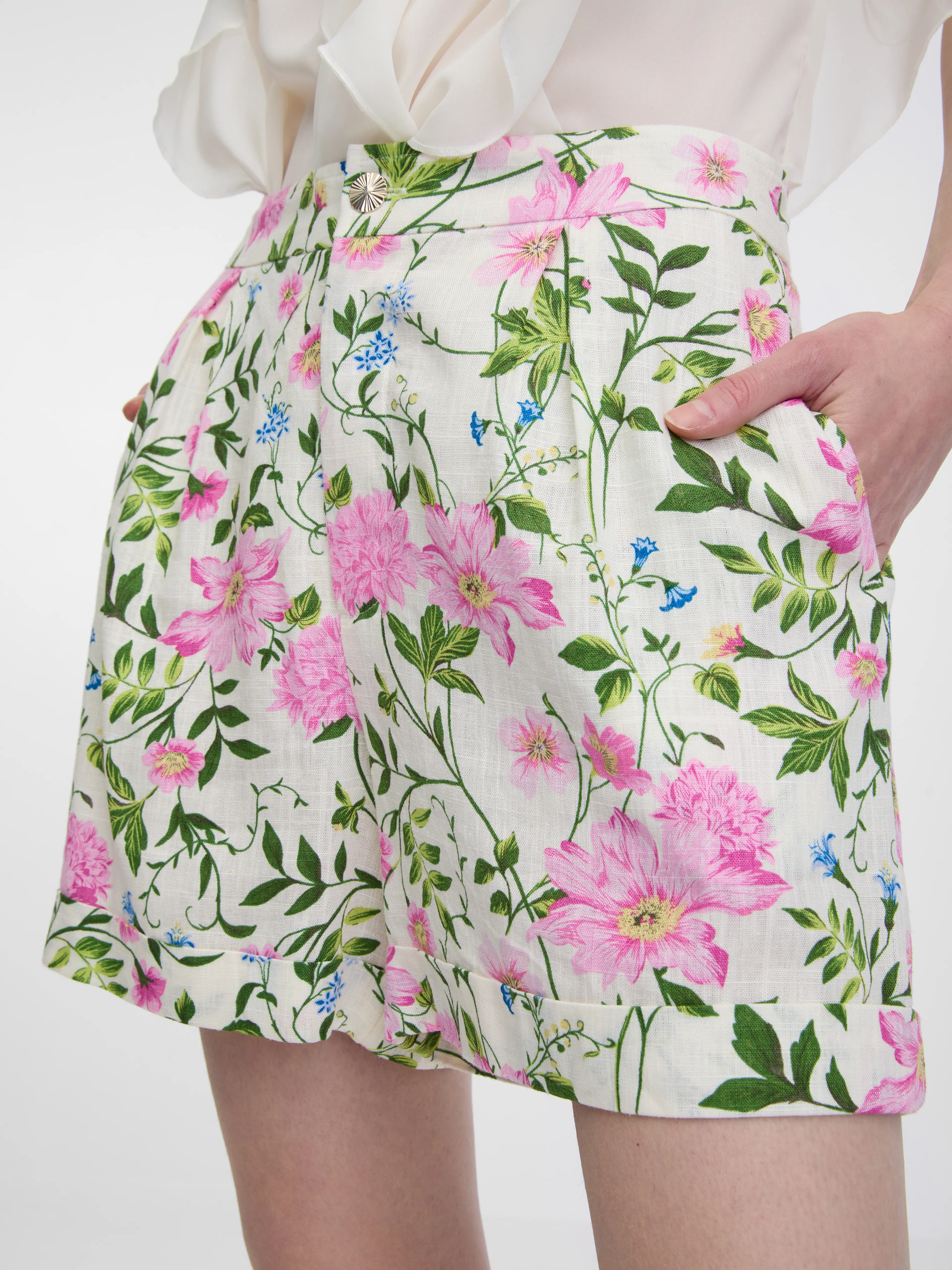 Cremefarbene Damen-Shorts mit Blumenmuster ORSAY