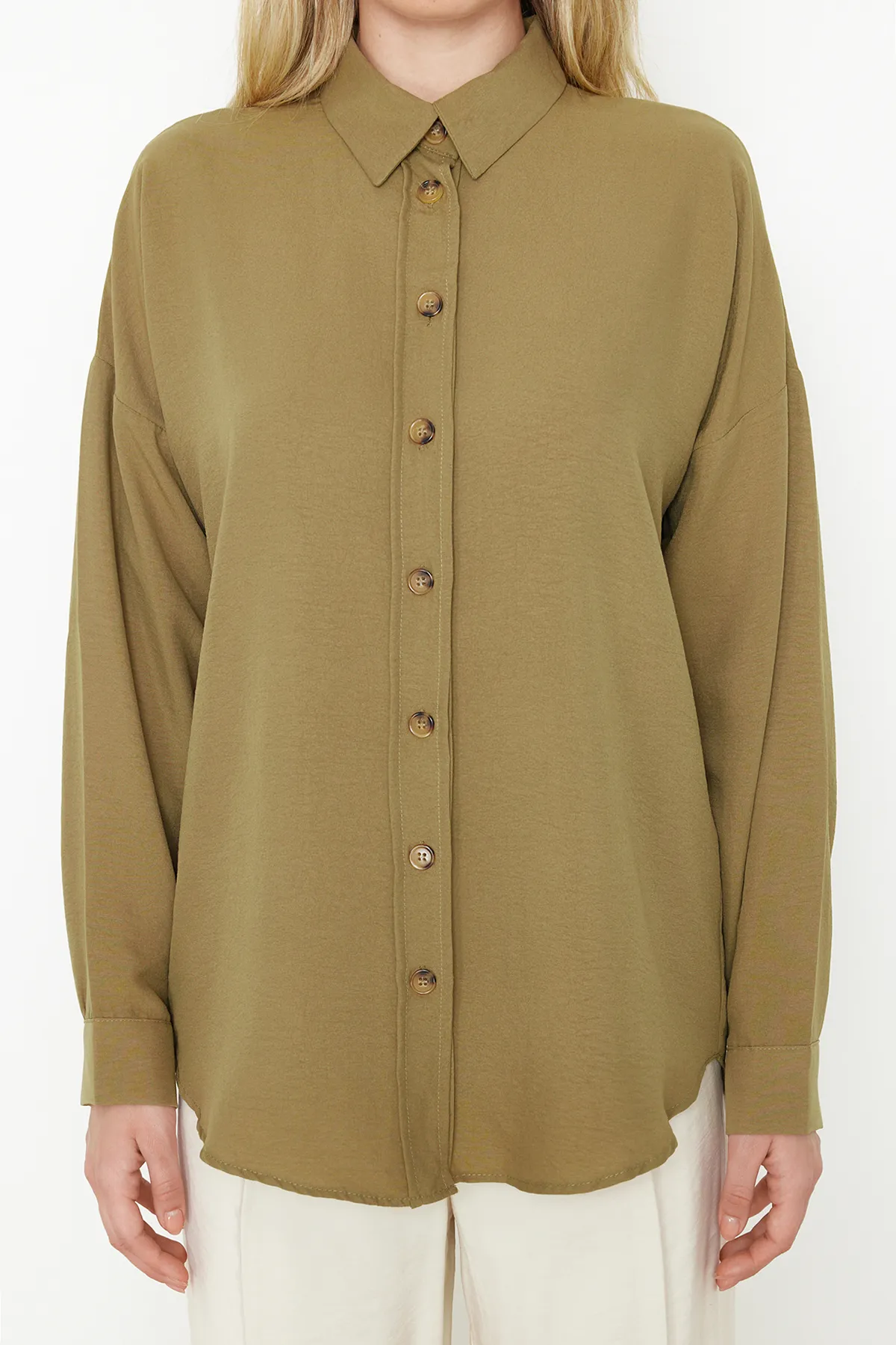 Trendyol Collection  Übergroßes, gewebtes Hemd in Hellkhaki - Wide Fit TWOSS24GO00147