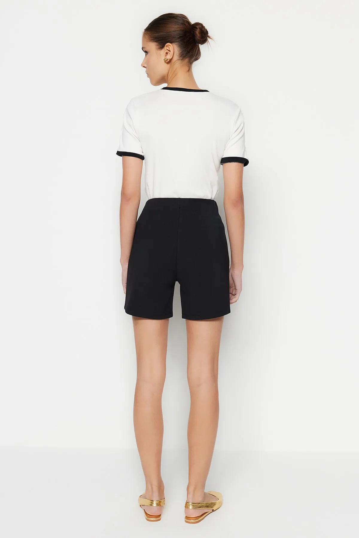 Trendyol Collection  Shorts - Schwarz - Hoher Bund